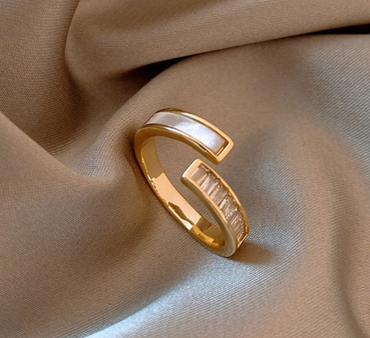 Shell Zircon Baguette Ring